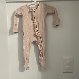 Posh peanut sleeper 0-3 months